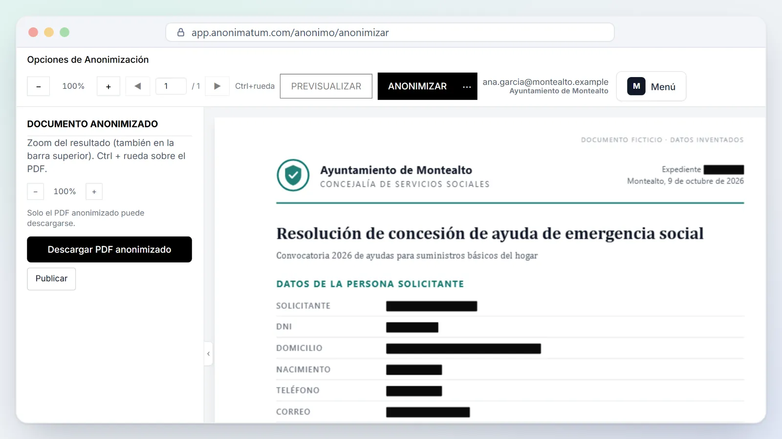 Resultado anonimizado: los datos personales de la resolución aparecen como barras negras y el PDF está listo para descargar.
